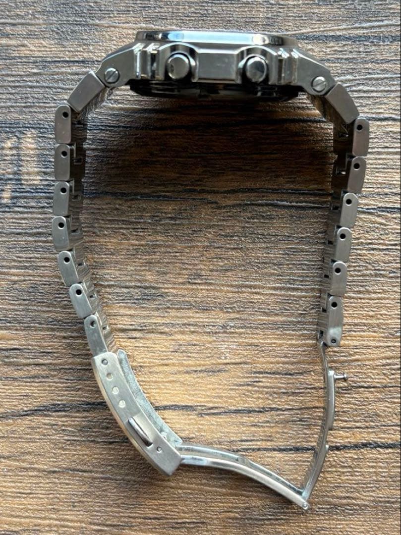 美品 G-SHOCK GMW-B5000D-1JF 電波ソーラー シルバー