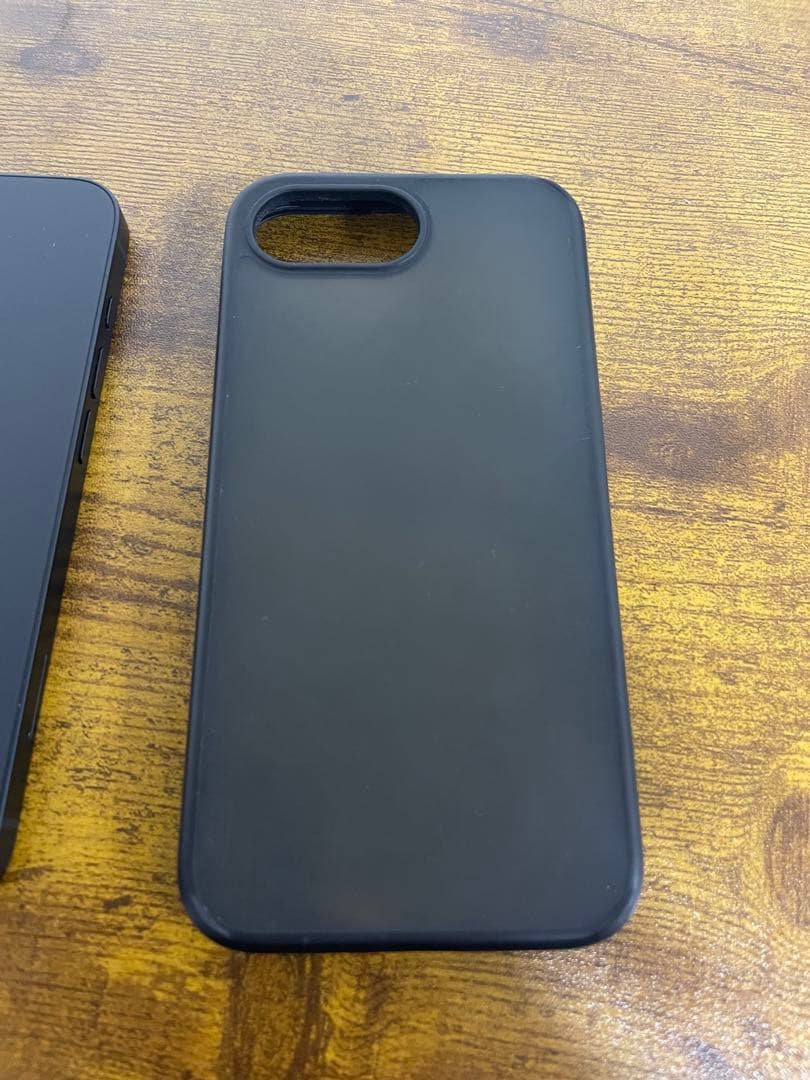 Apple iPhone16e 512GBブラック ケース付き