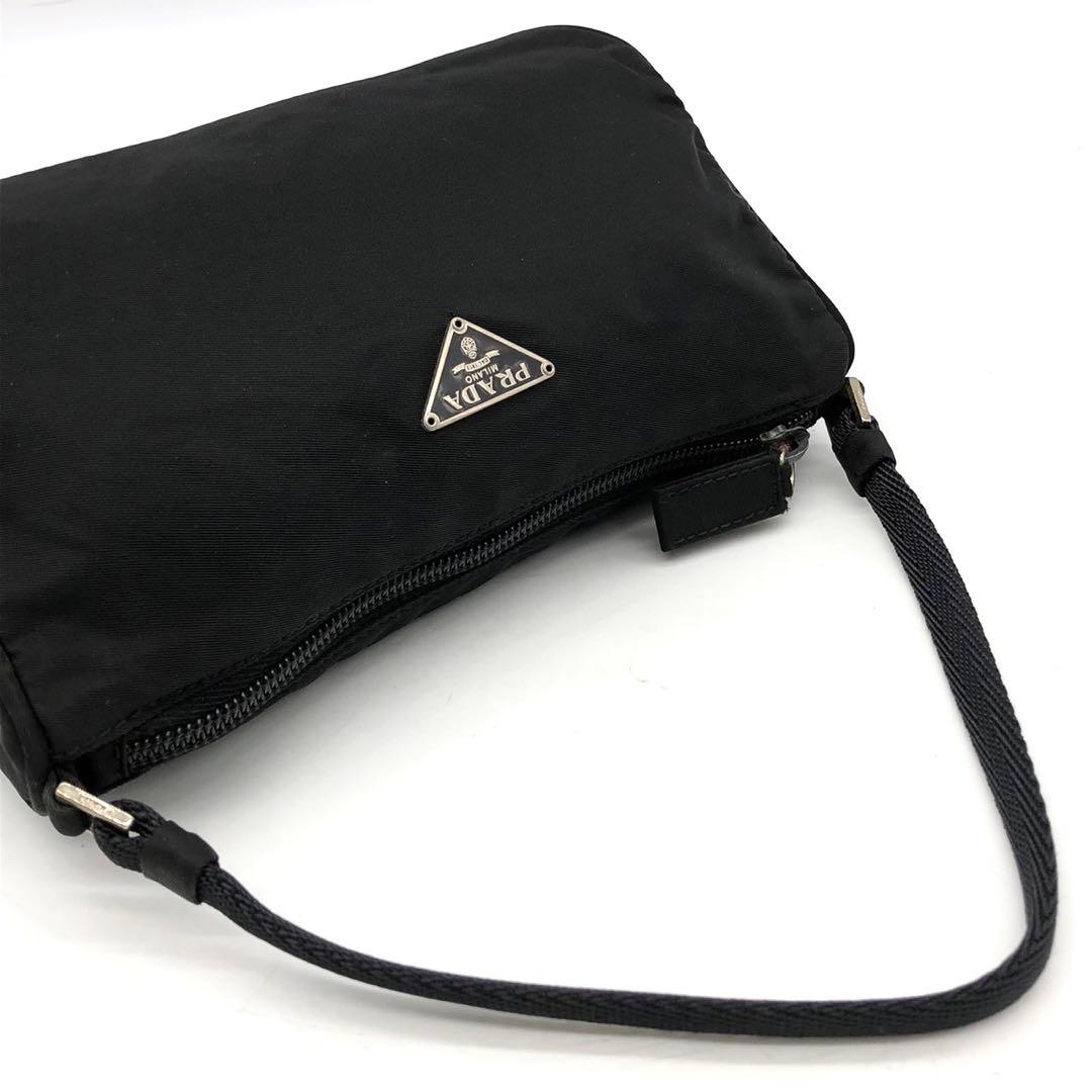 ✨美品✨プラダ アクセサリーポーチ 三角ロゴプレート テスートナイロン ブラック