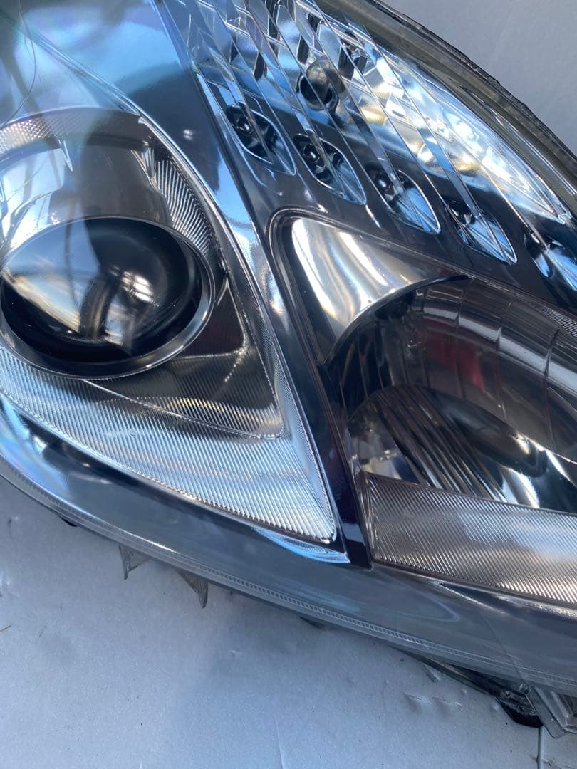 トヨタ プリウス 30系（ZVW30） 純正ヘッドライト 左右セット（ハロゲン）