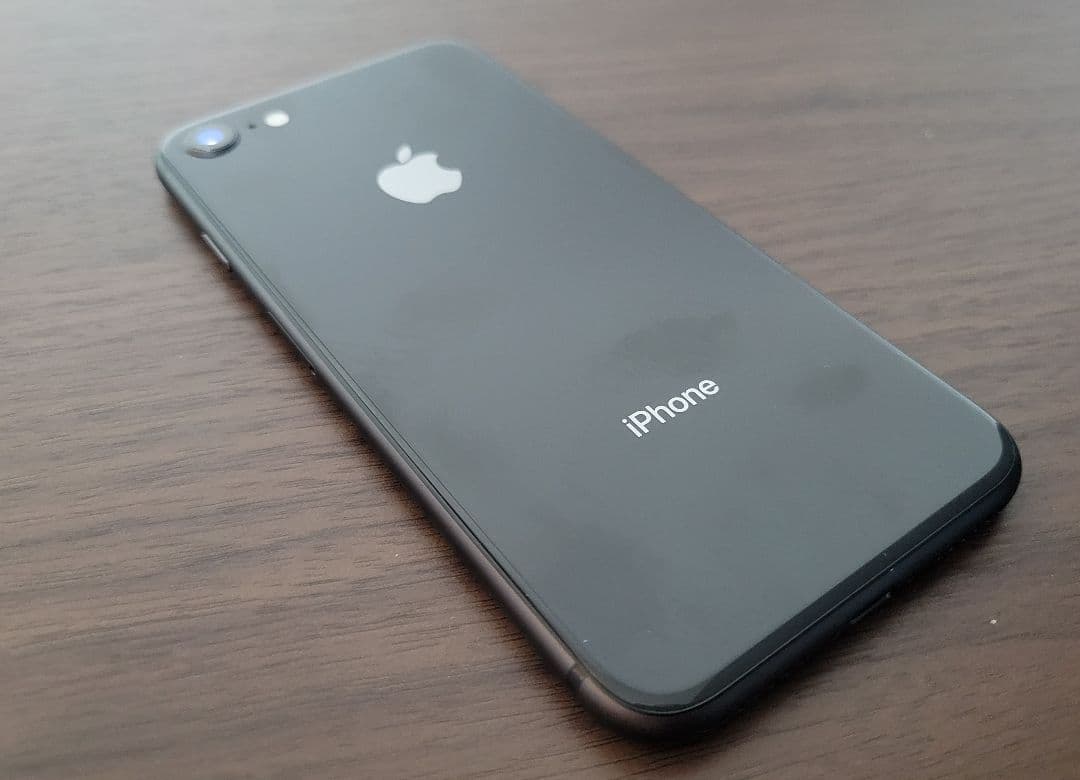 【美品】iPhone 8 64GB SIMフリー バッテリー82%