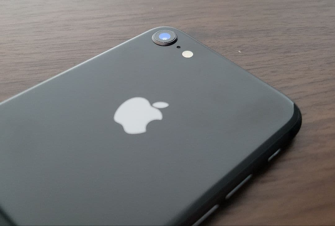 【美品】iPhone 8 64GB SIMフリー バッテリー82%