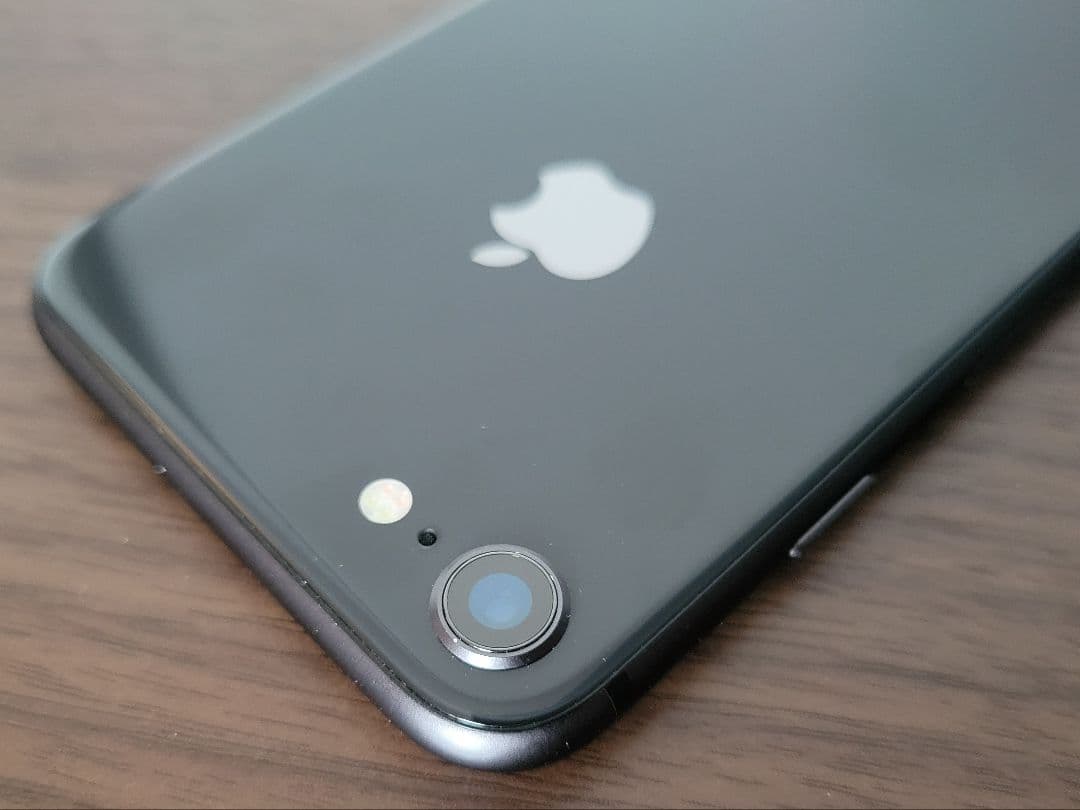 【美品】iPhone 8 64GB SIMフリー バッテリー82%