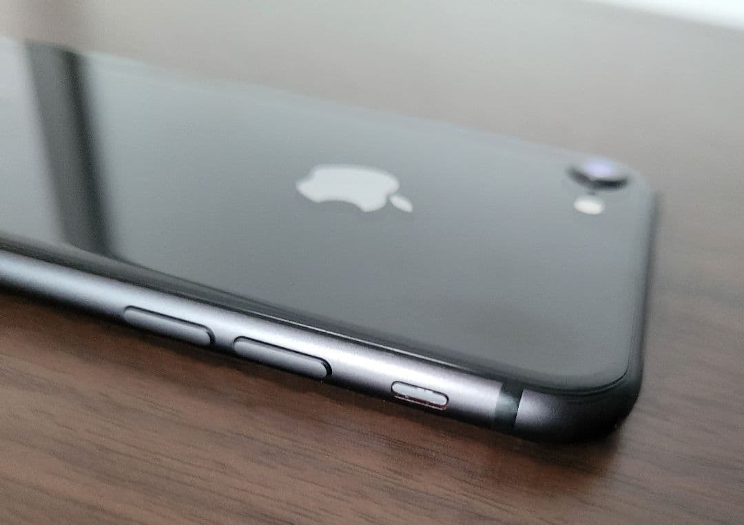 【美品】iPhone 8 64GB SIMフリー バッテリー82%