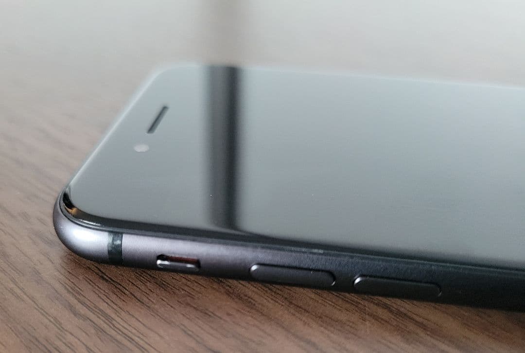 【美品】iPhone 8 64GB SIMフリー バッテリー82%