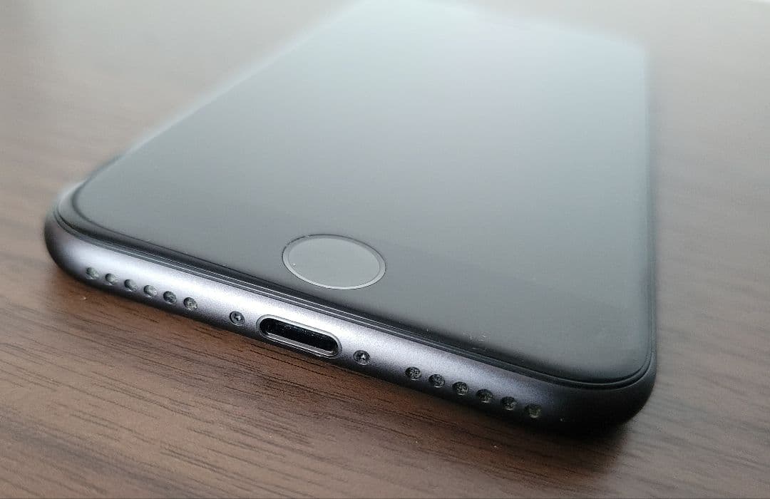 【美品】iPhone 8 64GB SIMフリー バッテリー82%