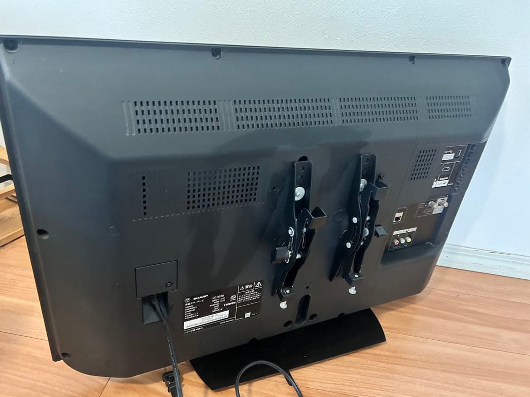 【壁つけ金具付き】SHARPテレビ