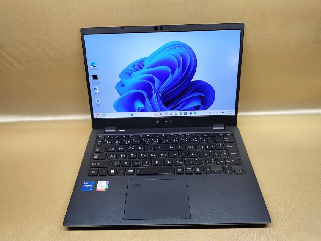 東芝　Dynabook G83/KW　高性能　2023年モデル(K-201)
