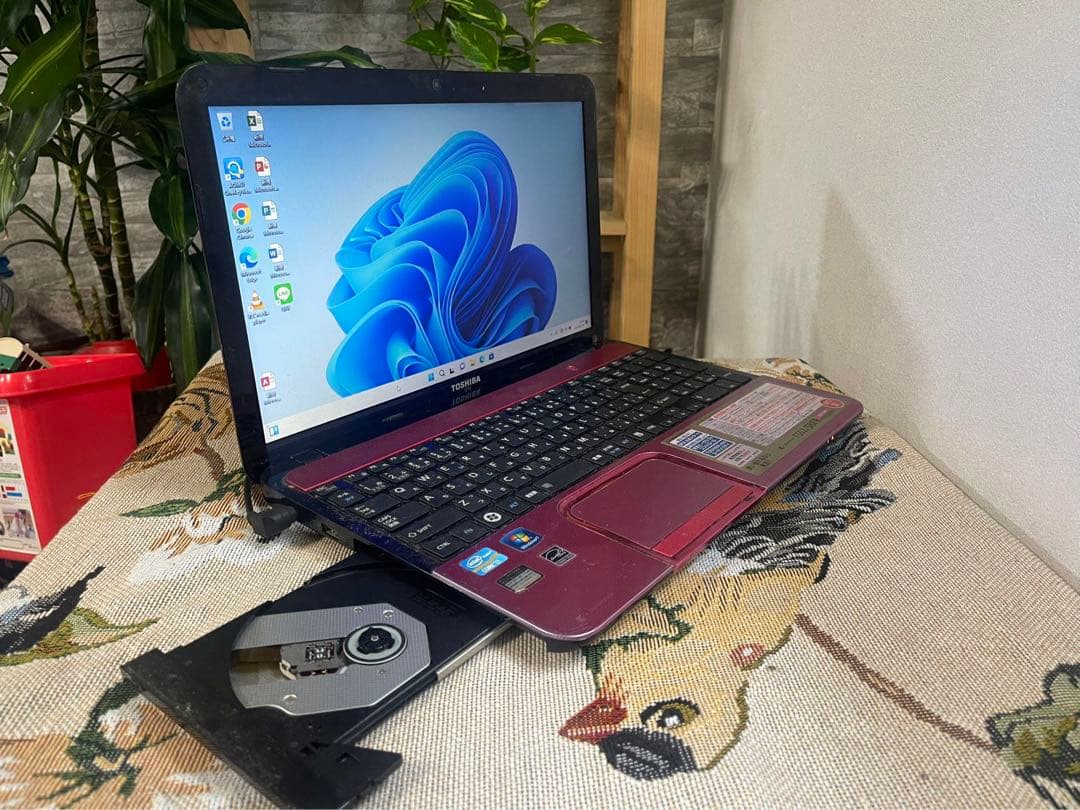 Windows11/東芝のノートパソコン♪カメラ付♪大容量メモリ♪Core i7