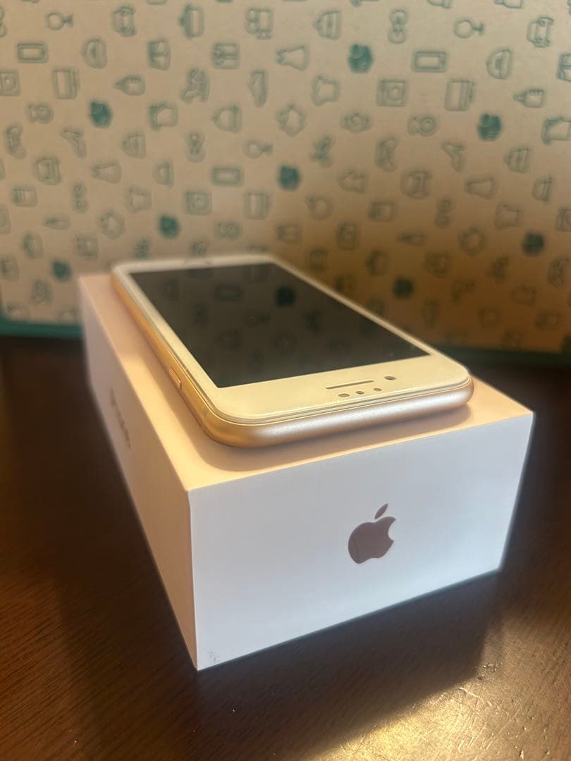 美品 iPhone8 64GB ゴールド