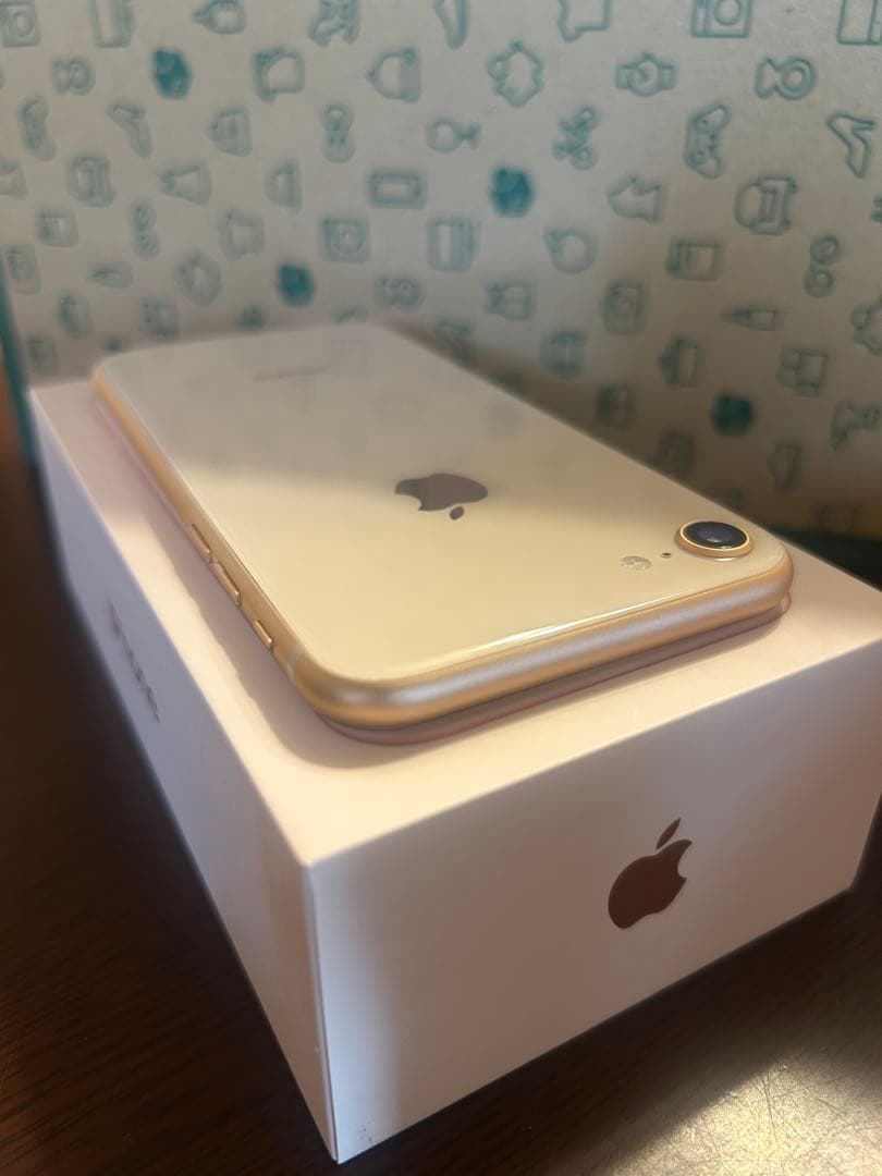 美品 iPhone8 64GB ゴールド
