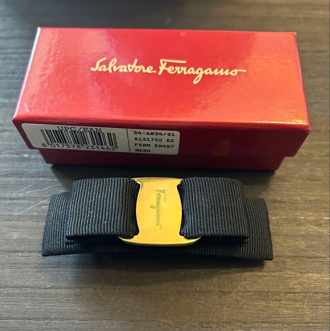 フェラガモ　バレッタ（未使用品）