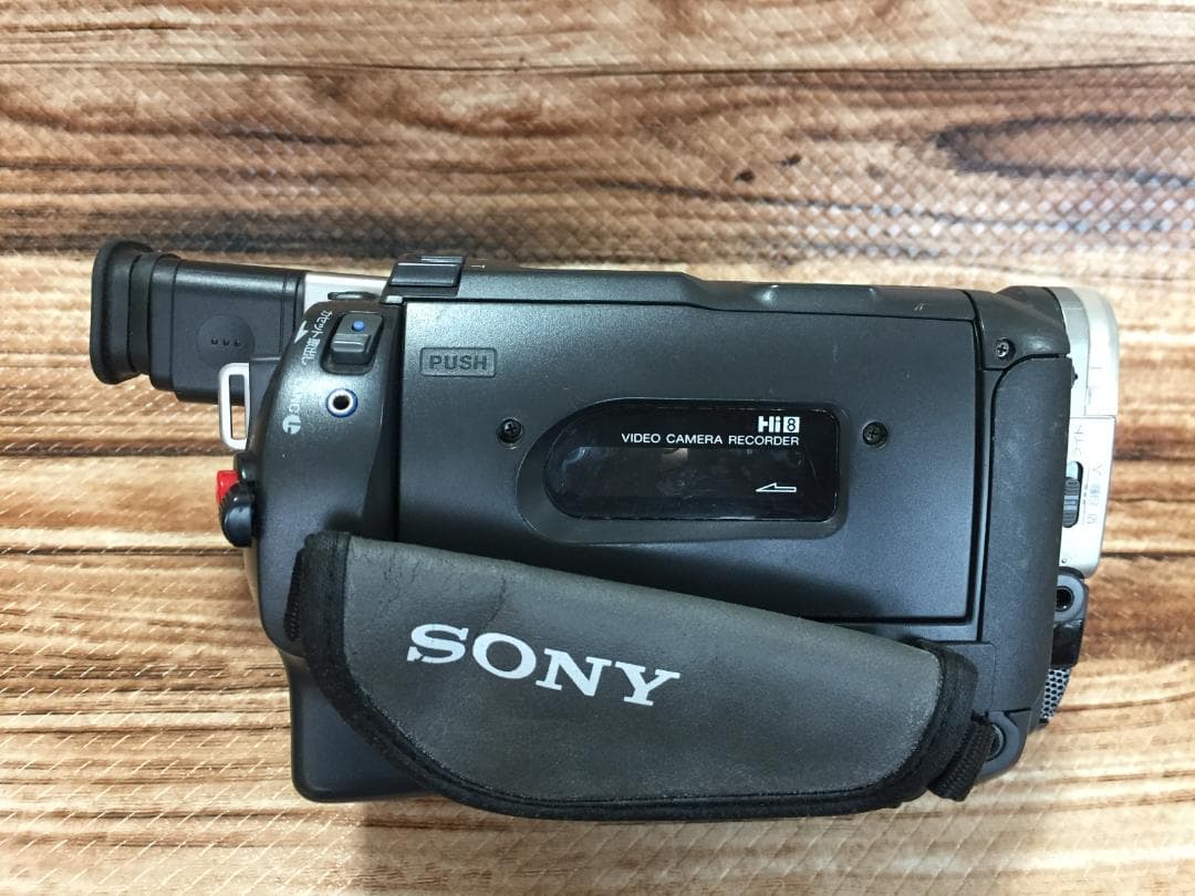 再生ダビングOK　美品　SONY　CCD-TRV80　付属品あり　Hi8