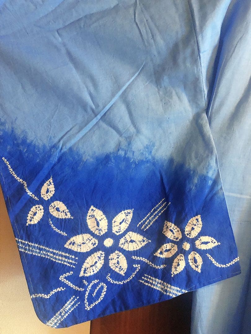 中古美品　有松鳴海絞り　浴衣　絵羽の付け下げ調が可愛い♡ぼかしのブルー水色　お花