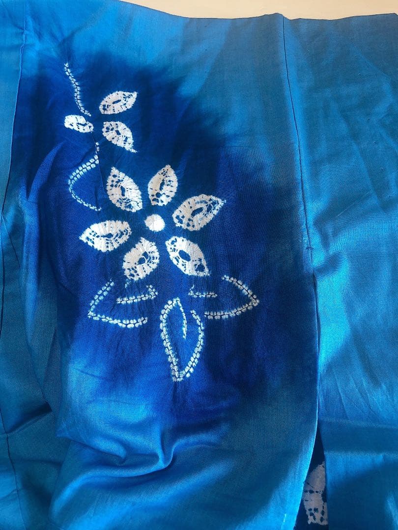 中古美品　有松鳴海絞り　浴衣　絵羽の付け下げ調が可愛い♡ぼかしのブルー水色　お花