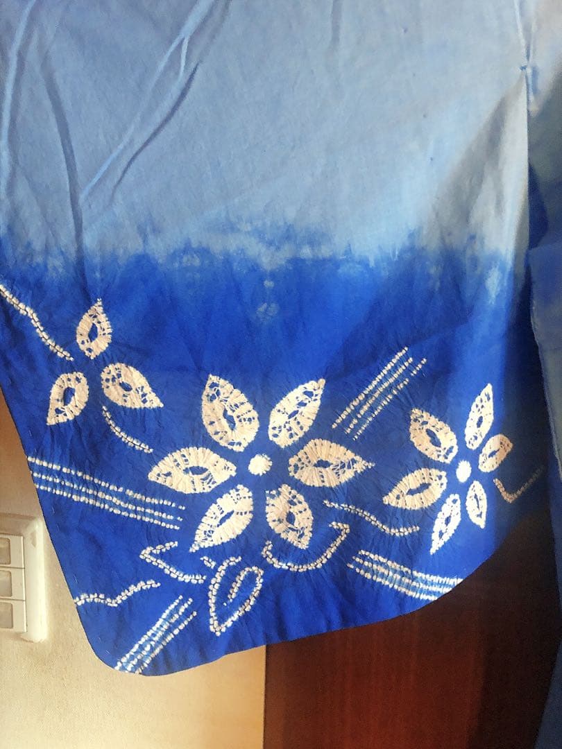 中古美品　有松鳴海絞り　浴衣　絵羽の付け下げ調が可愛い♡ぼかしのブルー水色　お花