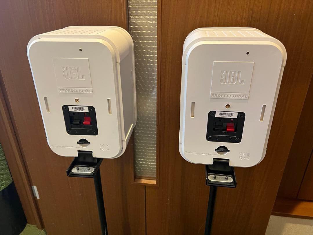 JBL Control 1 Pro + ブラケット　(スタンドはつきません)