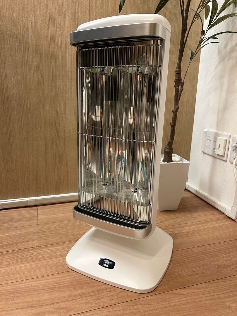 【美品】アラジン CAH-2G10E グラファイトヒーター 2022年製 白
