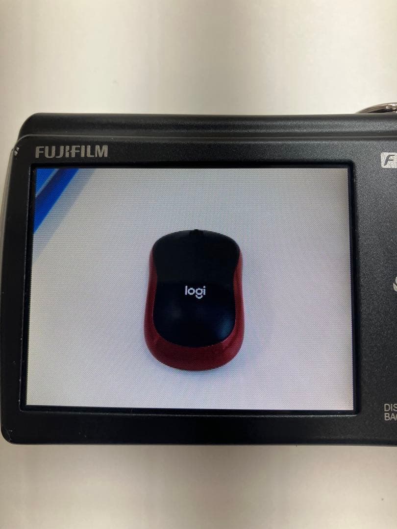 富士フイルム　FUJIFILM FinePix F100fd デジカメ