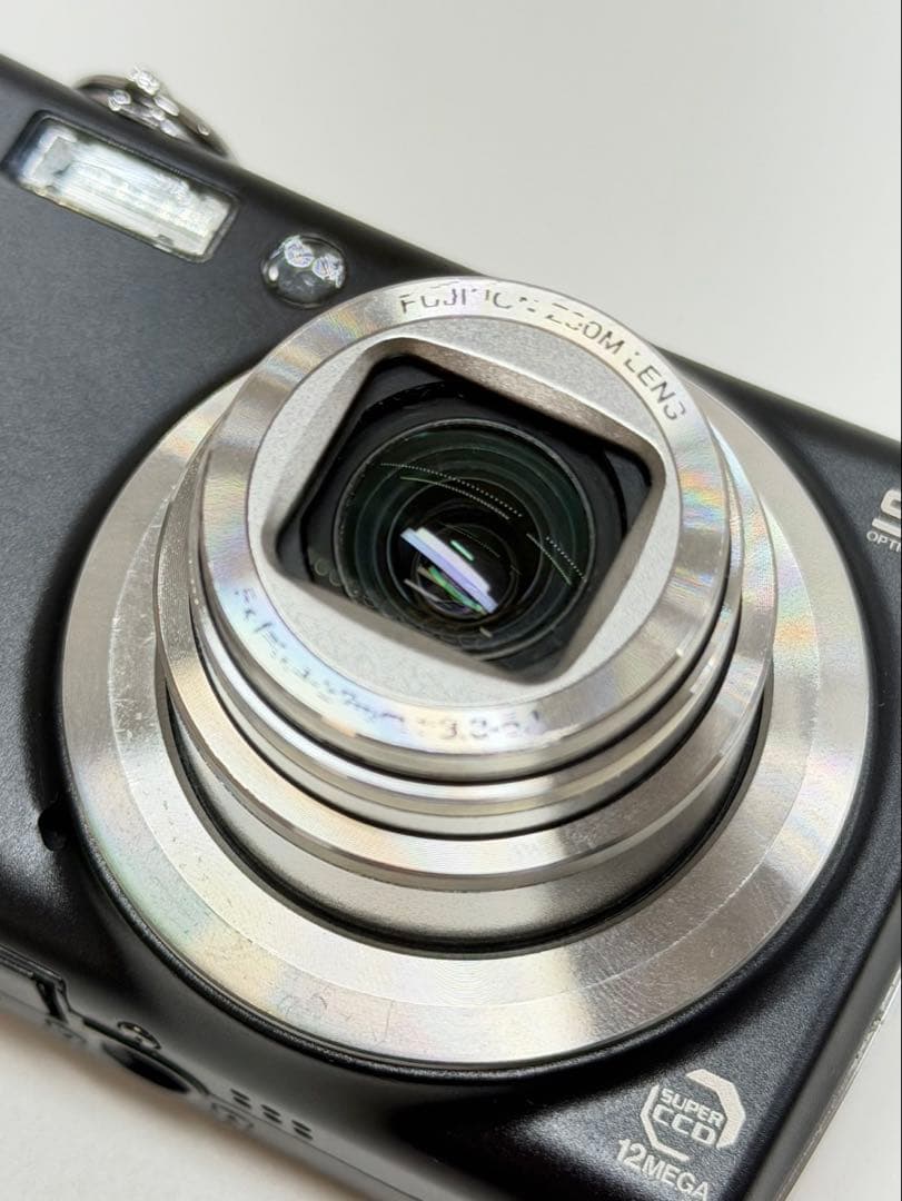 富士フイルム　FUJIFILM FinePix F100fd デジカメ