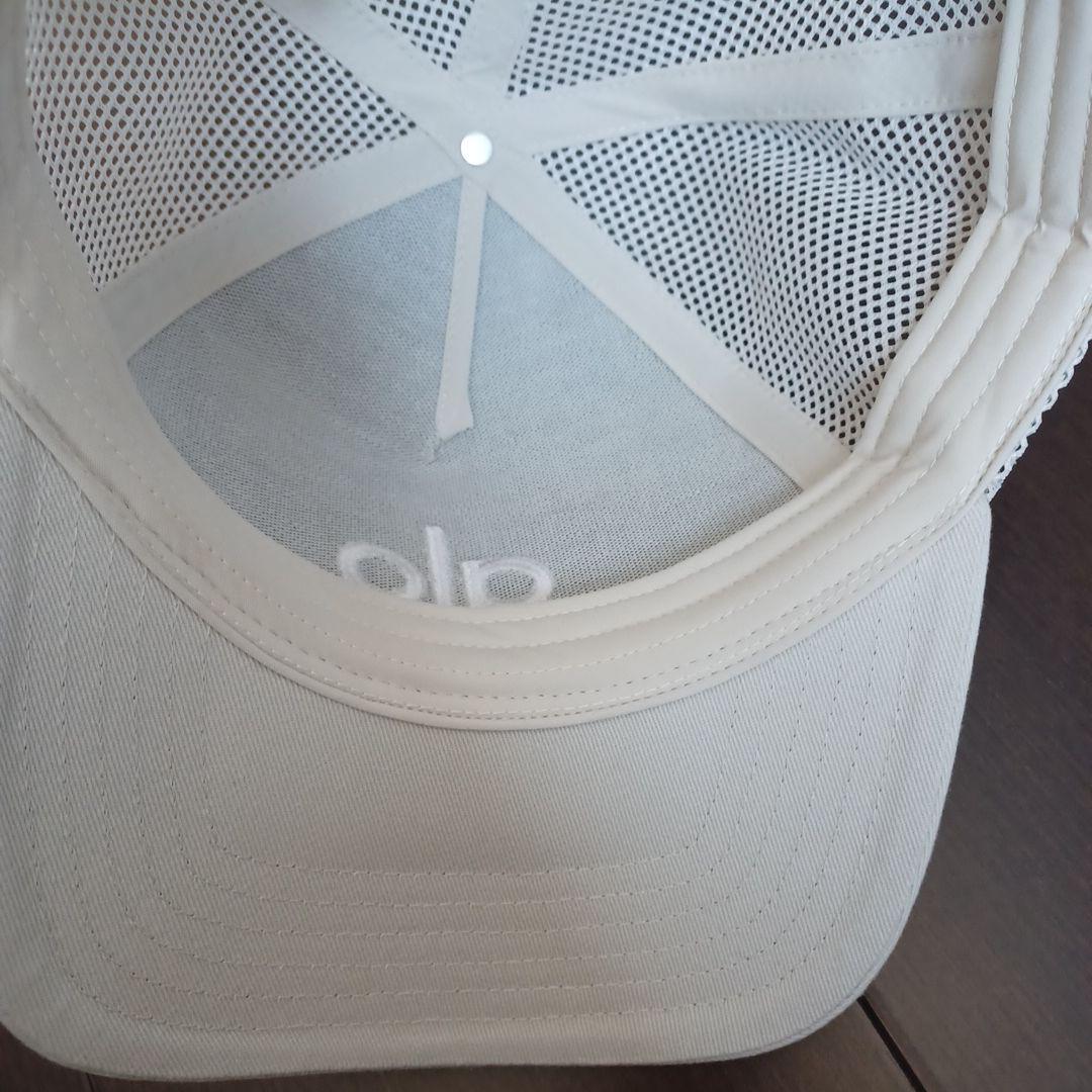 alo キャップ　ベージュ