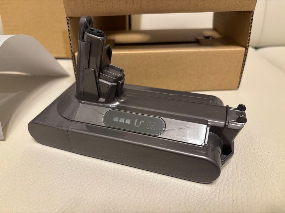 新品 未使用 Dyson ダイソン V10 SV12用 バッテリー 付属品完備①