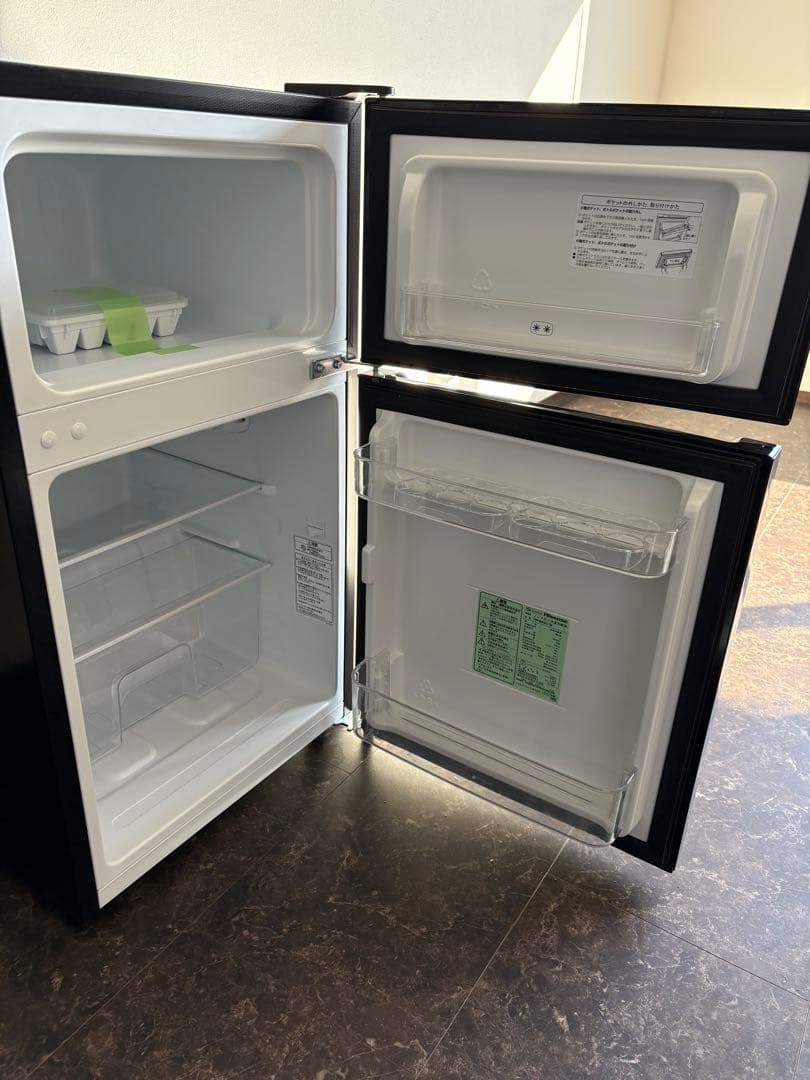 Hisense ハイセンス 冷蔵庫 22年製　HR-B9501B 黒