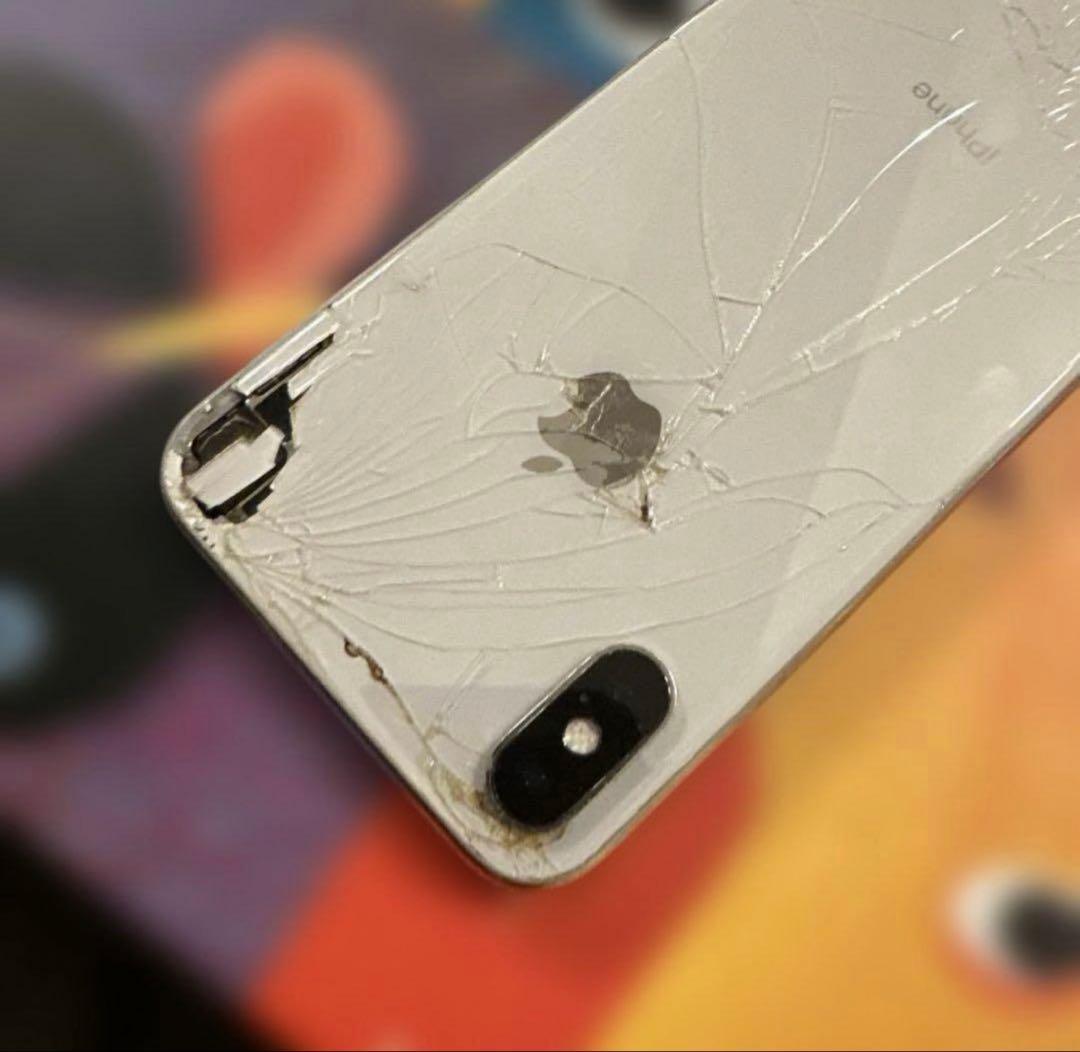 Apple iPhone X 64GB 背面割れ　SIMロックなし