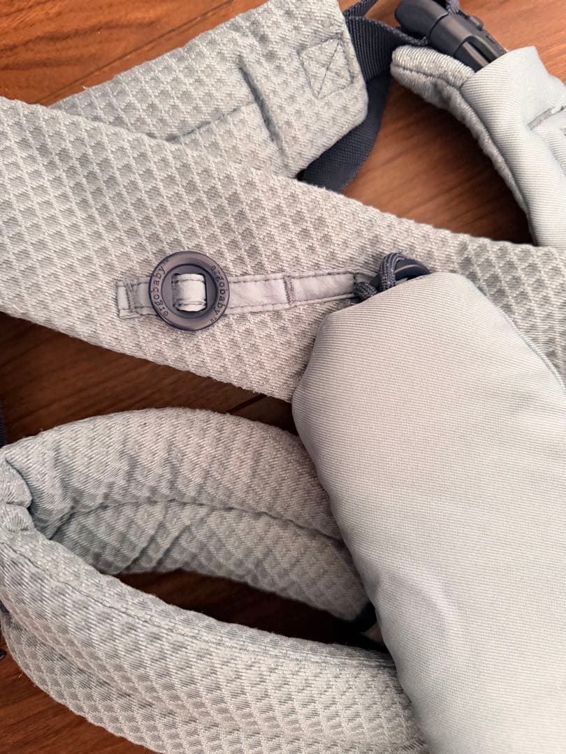 【ガガ】ergobaby OMNI Breeze 抱っこ紐 ライトブルー