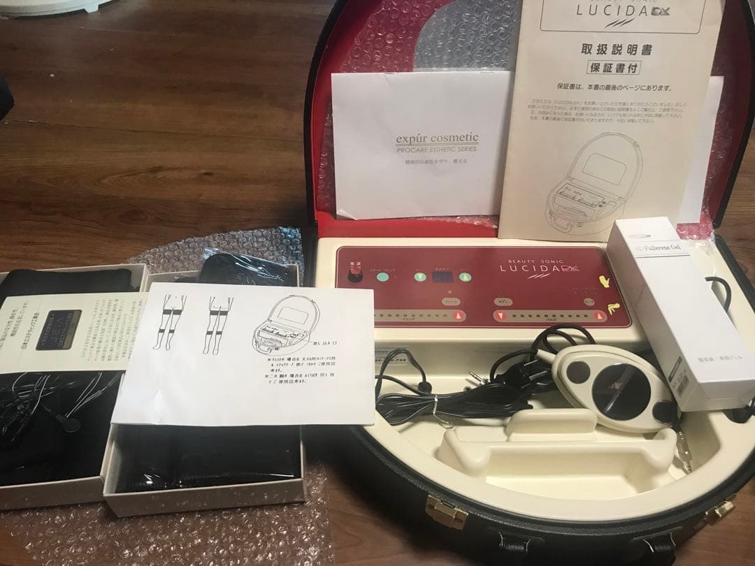 ほぼ未使用LUCIDA EMSフェイスケア ルシーダ デラックス 多機能