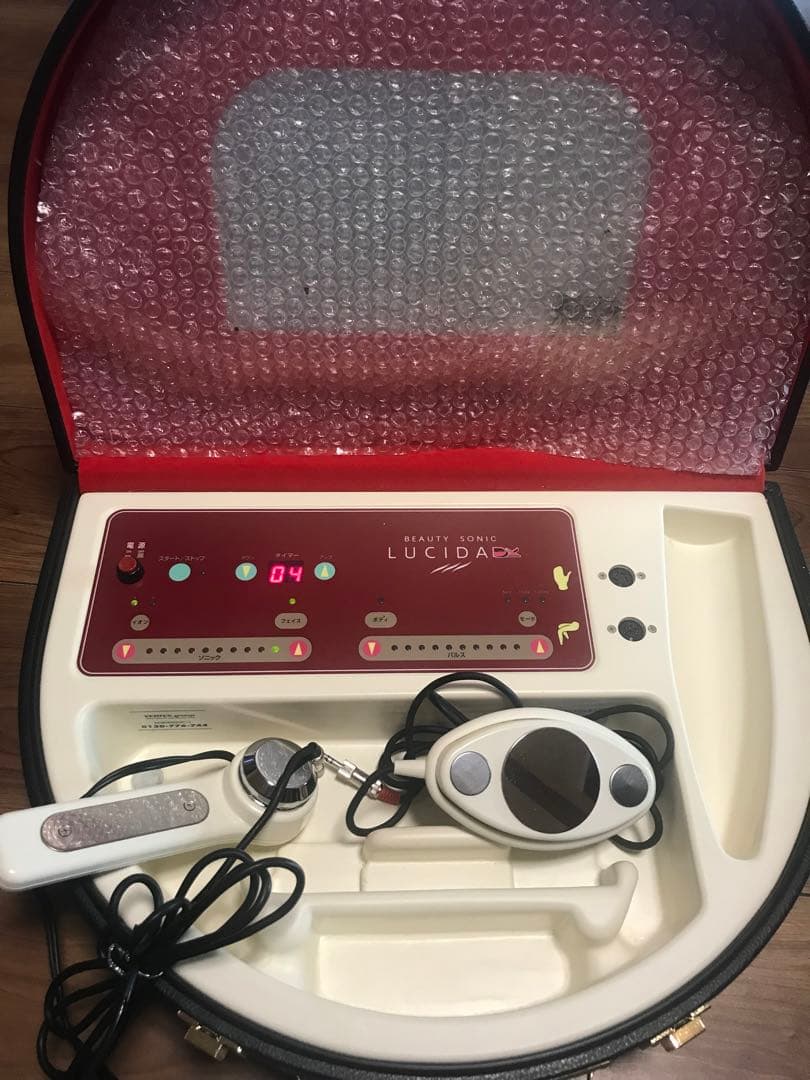 ほぼ未使用LUCIDA EMSフェイスケア ルシーダ デラックス 多機能