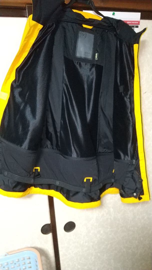 Burton [ak] イエロージャケット