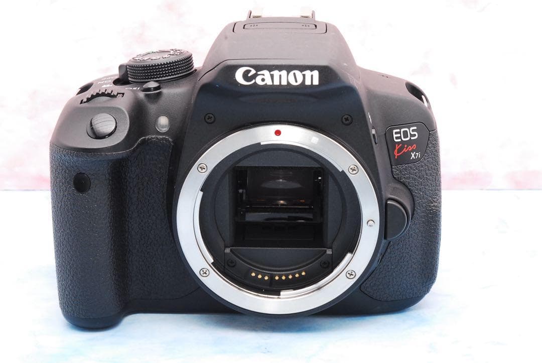 キャノン Kiss X7i☆手ぶれ補正標準＆超望遠レンズ付☆一眼レフカメラ