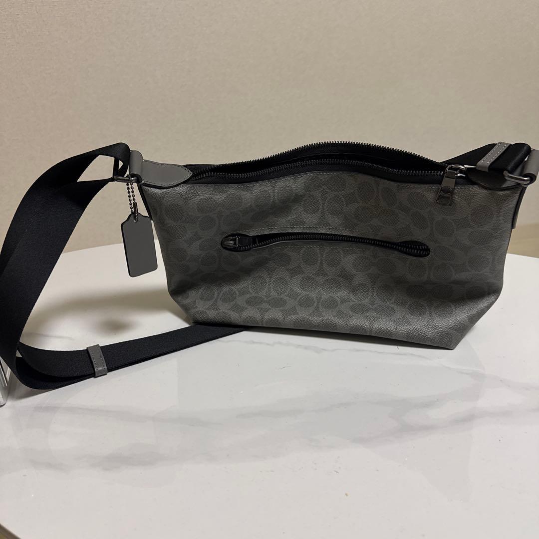 COACH クロスボディバッグ