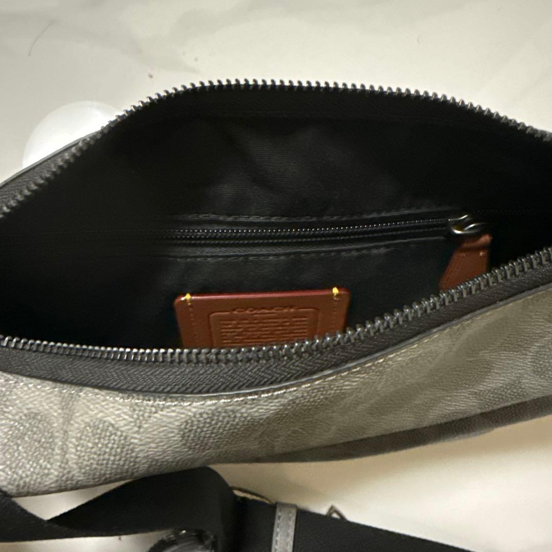 COACH クロスボディバッグ