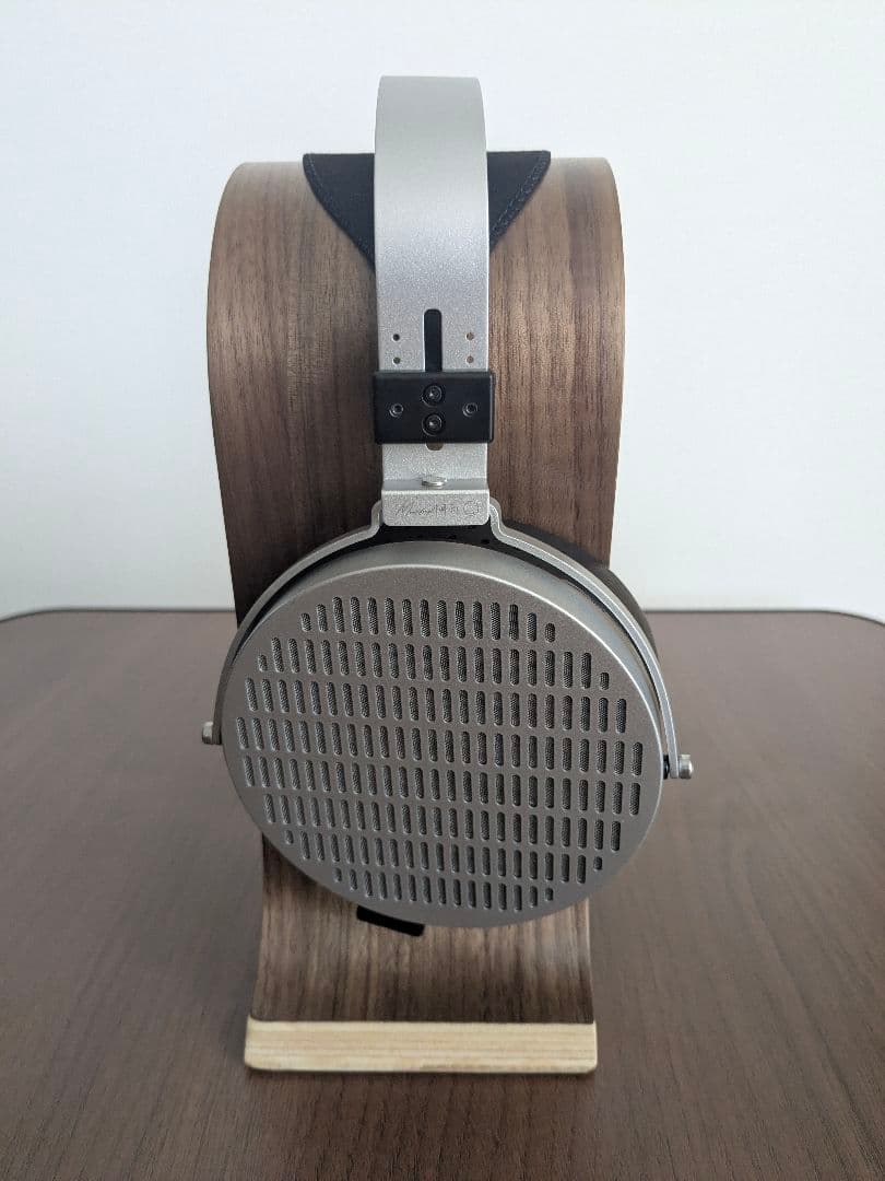 水月雨 Moondrop 大都会 - Cosmo