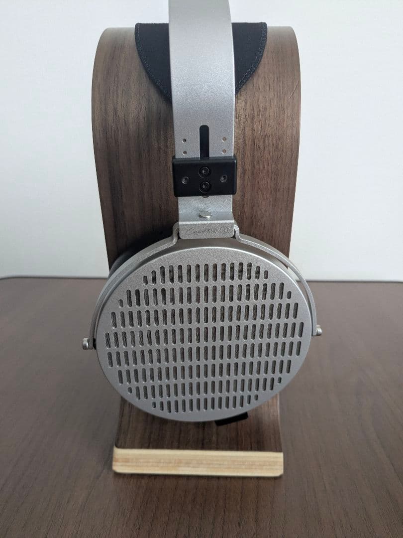 水月雨 Moondrop 大都会 - Cosmo