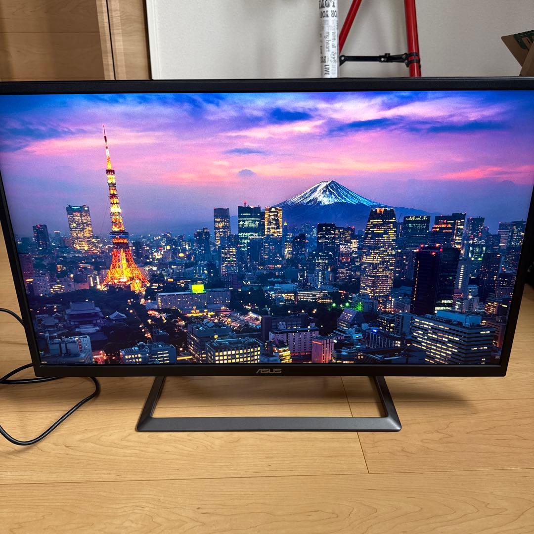 ASUS VA32UQ 4K 31.5インチモニタ