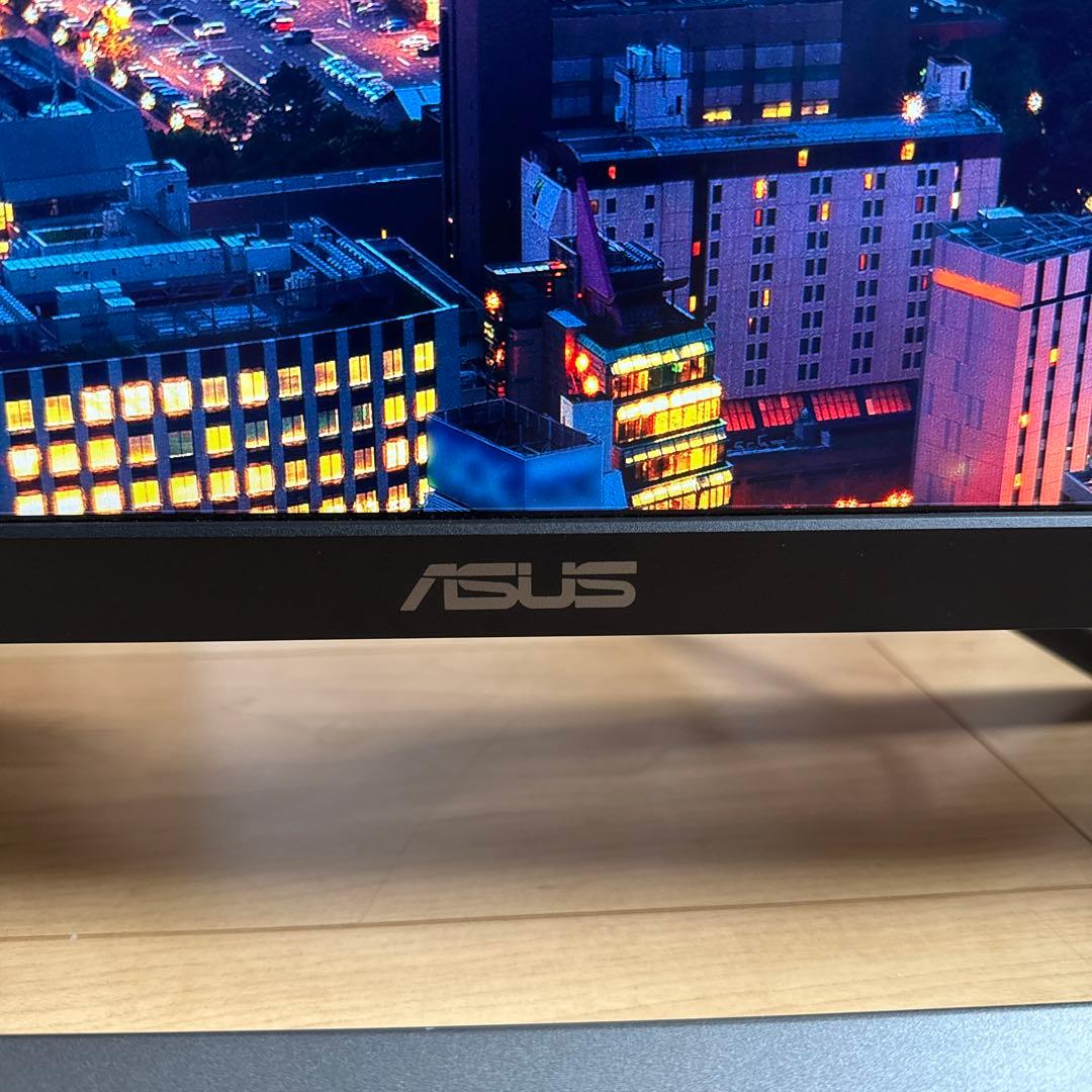 ASUS VA32UQ 4K 31.5インチモニタ