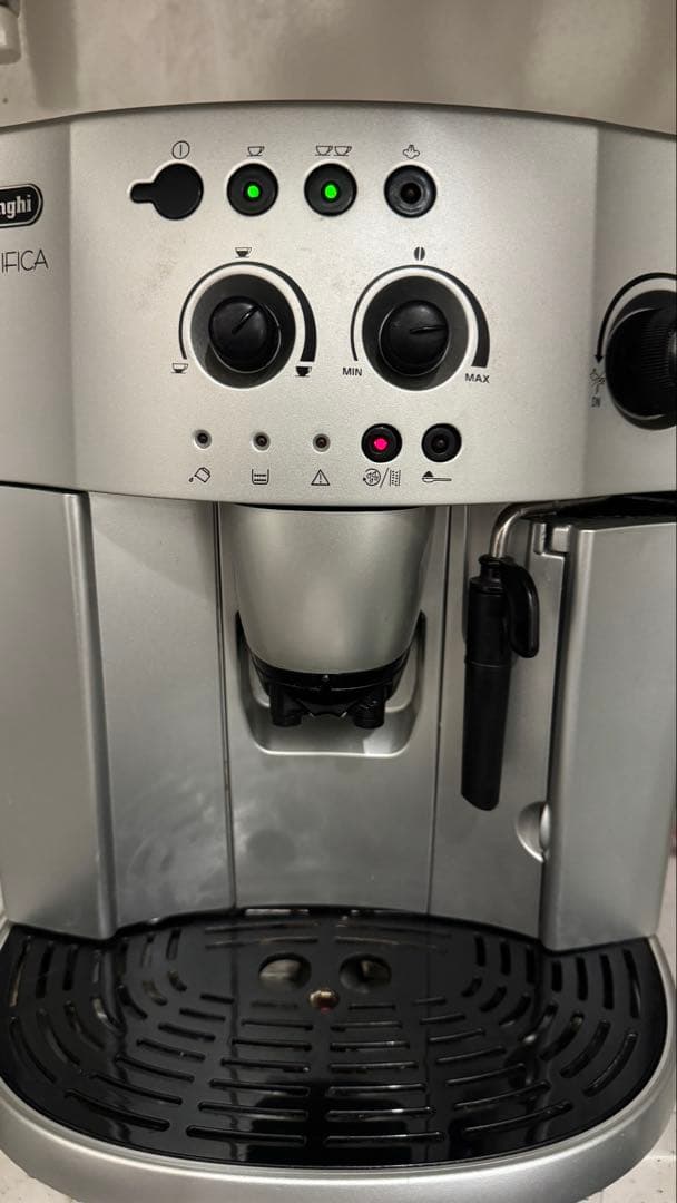 Delonghi 全自動エスプレッソマシン マグニフィカ　ESAM-1200SJ