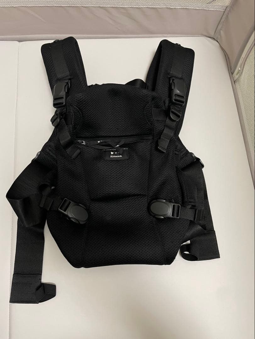 ピトレスク　ベビーキャリアファースト　ブラック