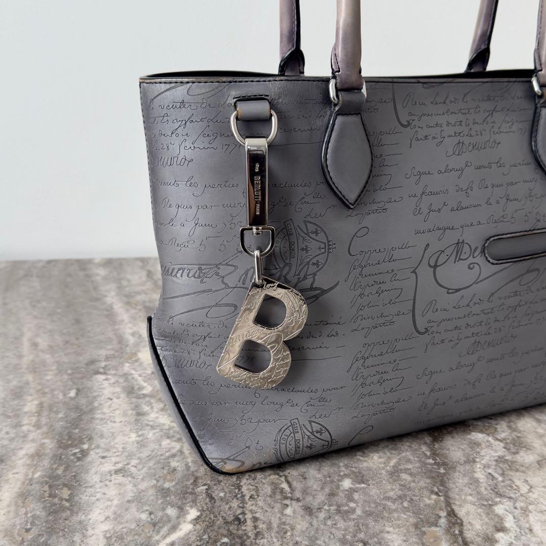 定価49.9万円 ベルルッティ トゥジュールミニ スクリットレザートートバッグ