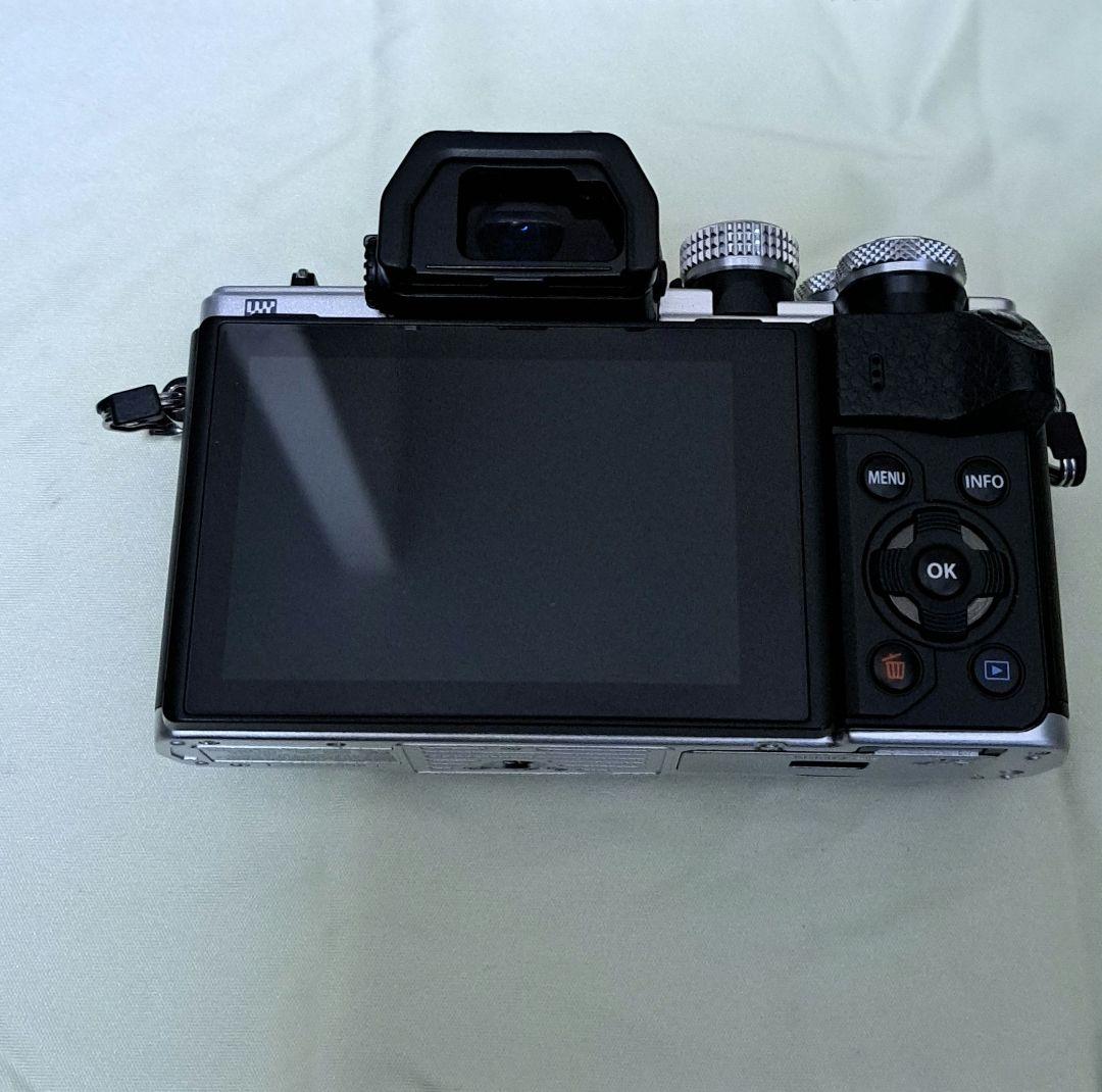 ​極上品ショット数4843回OM-D E-M10 MarkII エモいレンズ3本