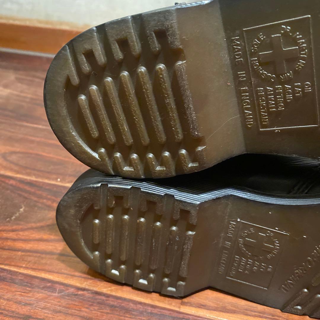 ドクターマーチン20ホール