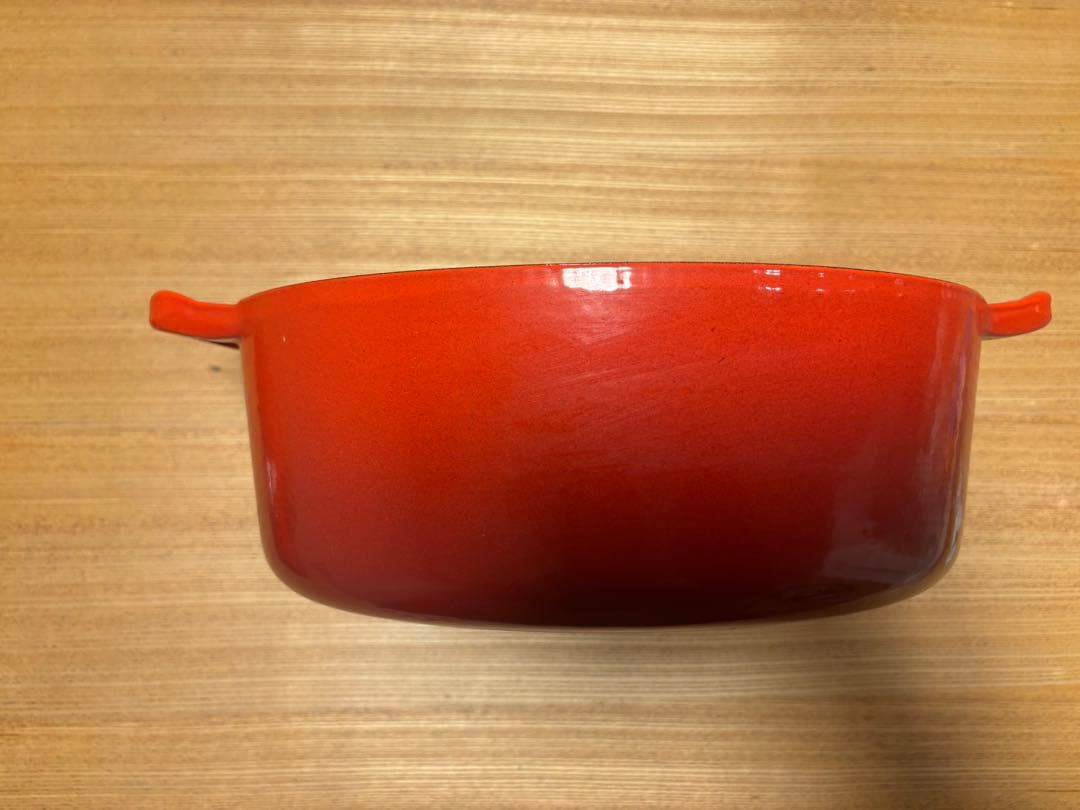 美品　ル・クルーゼオーバル鍋　27センチレッド　赤【箱なし】