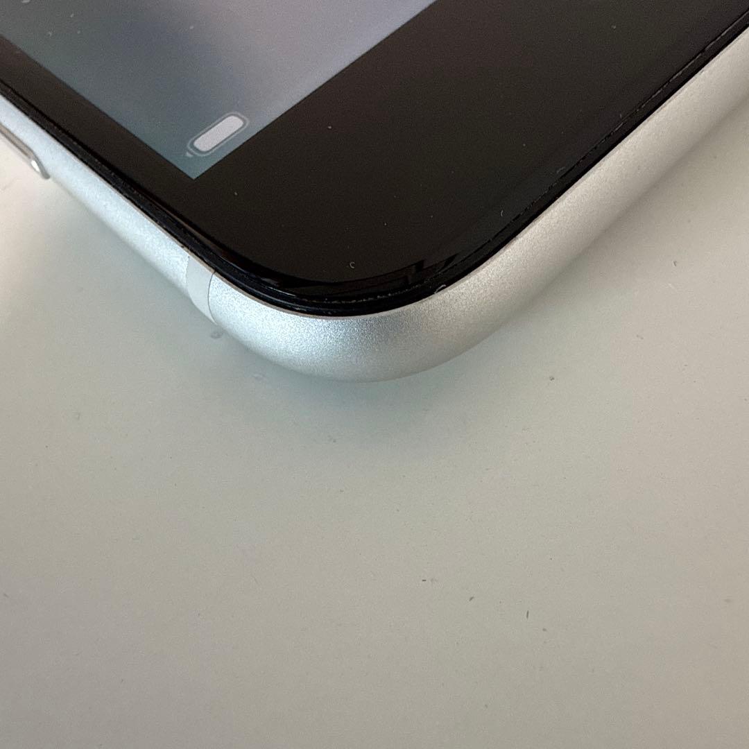 iPhone SE 第2世代 (2020年モデル) 白SIMロック解除済