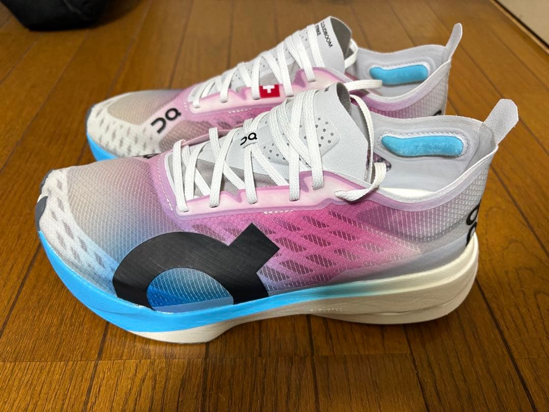 【新品正規品】早い者勝ち！大特価！クラウドブーム　ストライク25.0cm