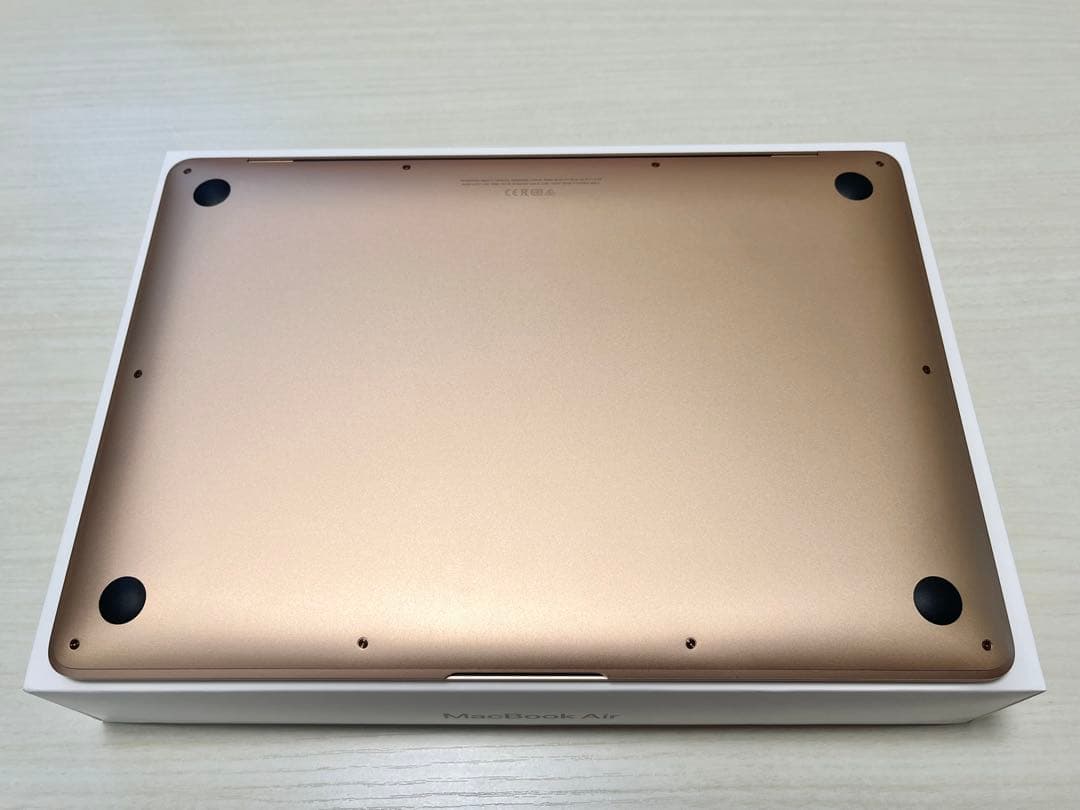 Apple MacBook Air 13.3インチ M1 256GB USBハブ