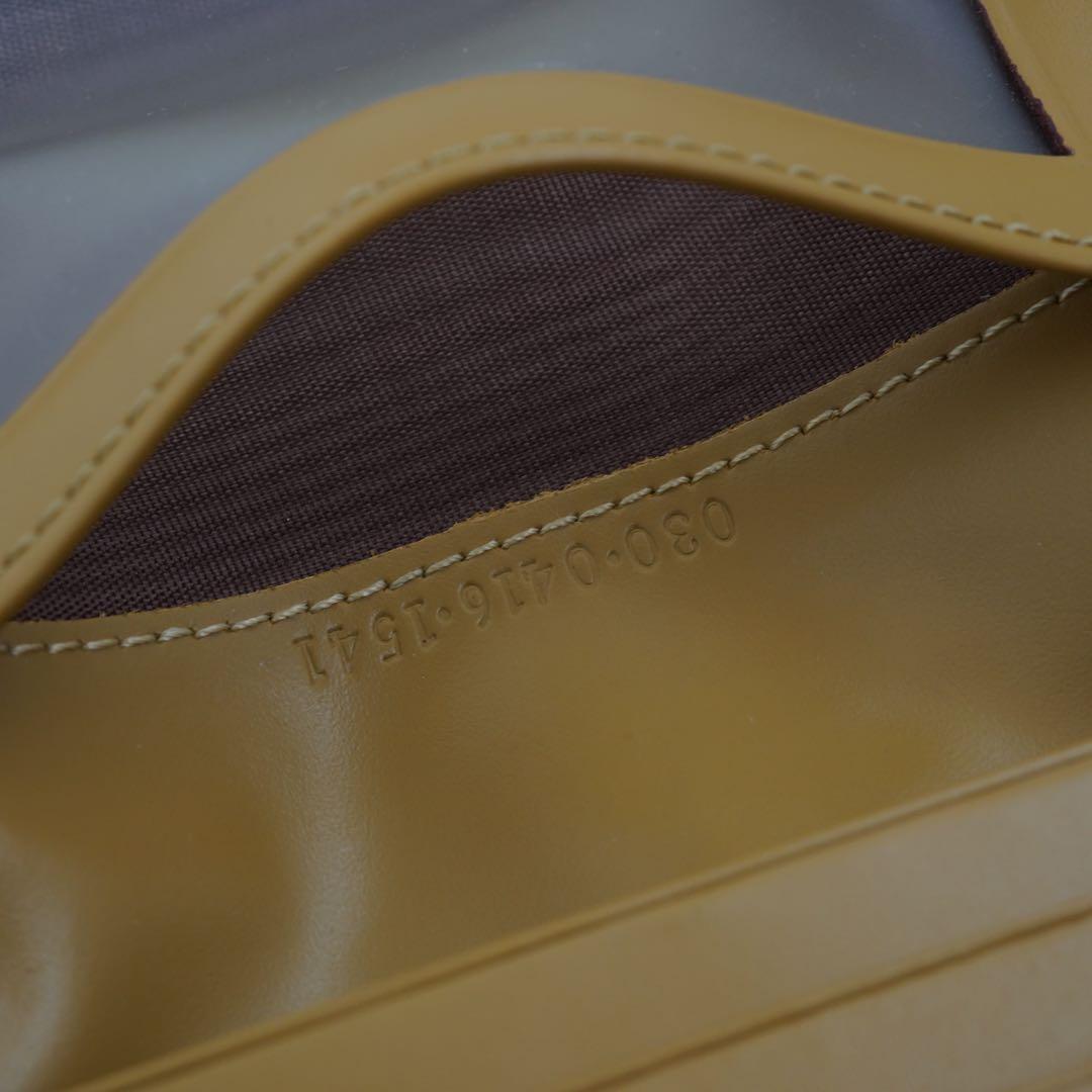 未使用品　箱付き　GUCCI グッチ　カードケース　名刺入れ　シェリーライン