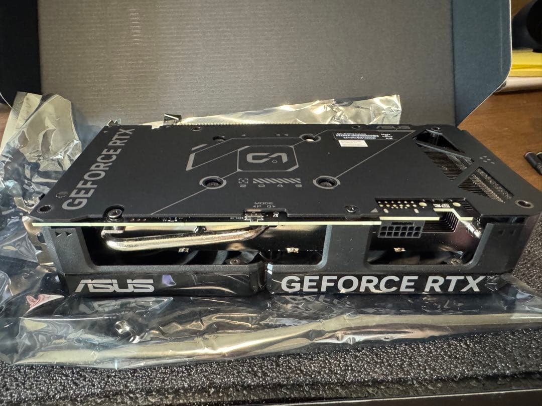 グラフィックボード・グラボ・ビデオカード ASUS GeForce RTX 4070 Super OC 12GB